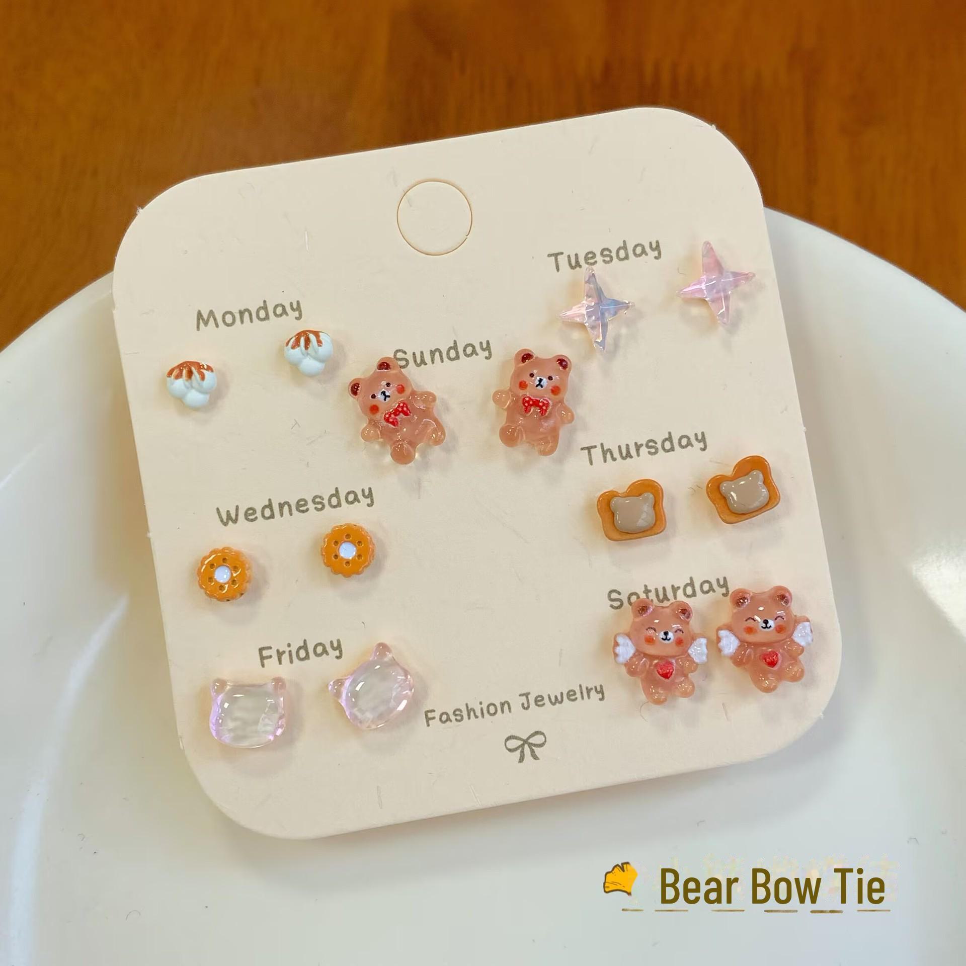 

Милые серьги-капибары от Maillard: Осенне-зимний дизайн хлеба из мультяшного каучука с медведем, серебряная игла, идеально подходит для студентов и повседневной носки.