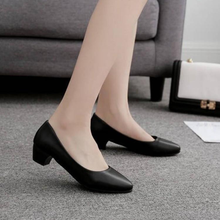 Low-top shallow-mouth women's shoes spring and autumn new fashionable simple and comfortable work shoes pointed one-pedal single shoes