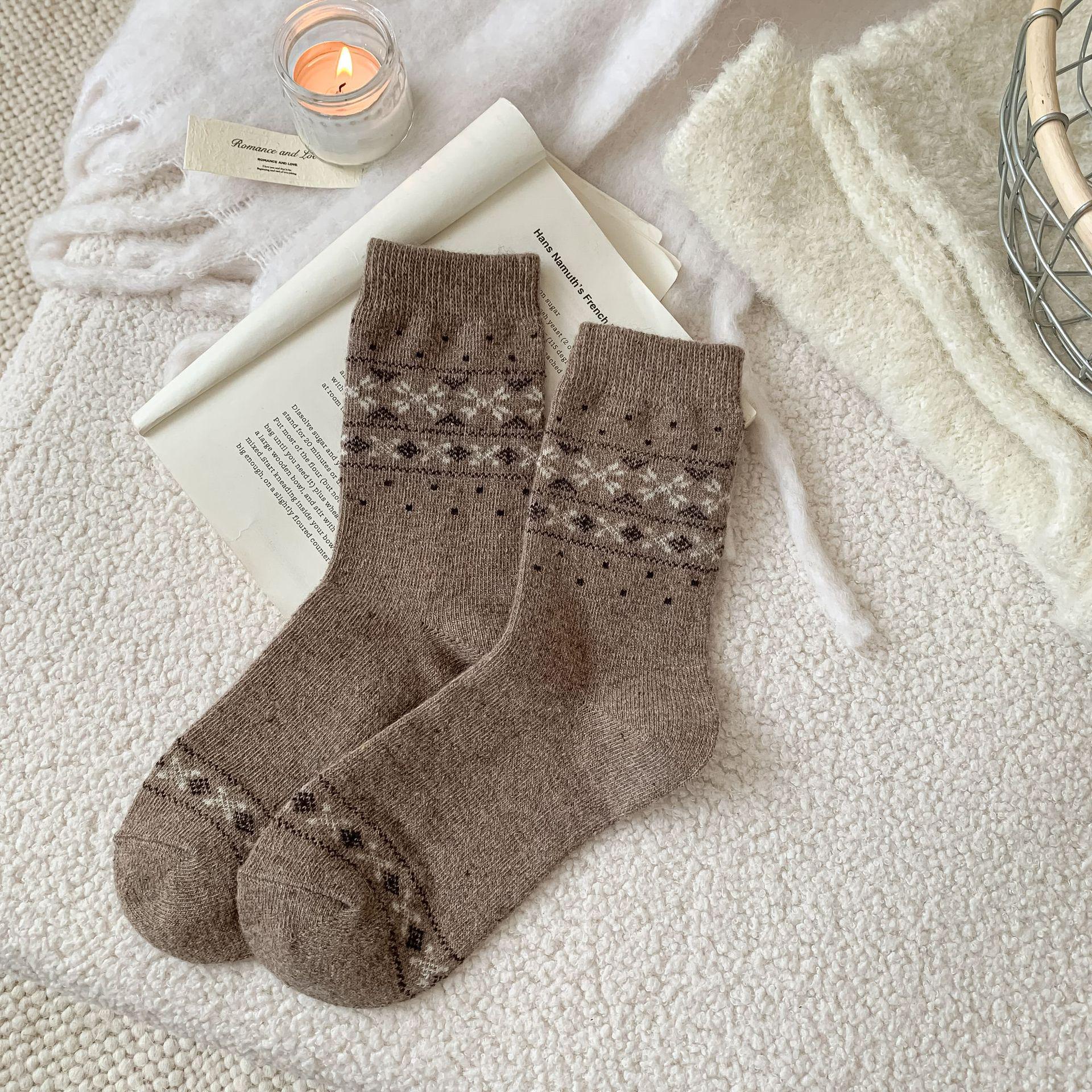 

Носки из шерсти с оленями в стиле Fair Isle - Теплые до середины икры в японском стиле с бантом для осени и зимы One Size коричневый