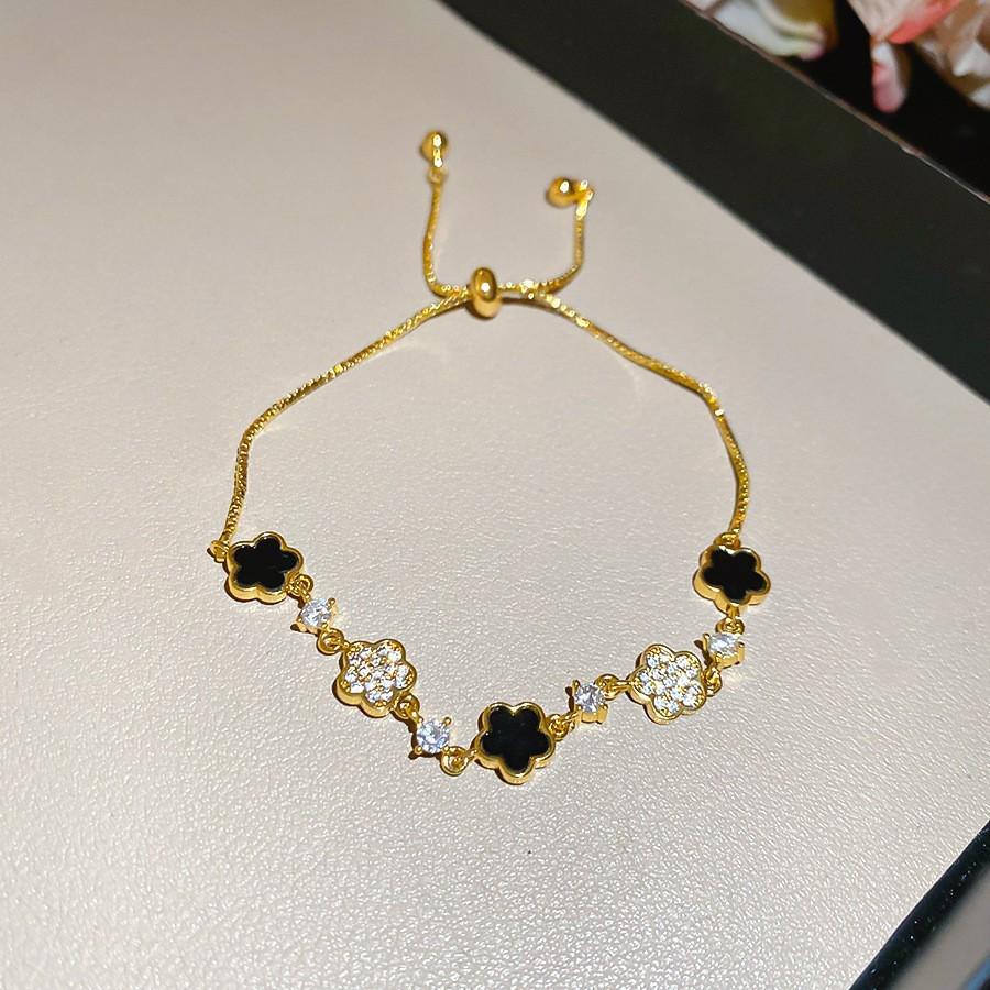 Exquisite Zirconia Star Flower Bracelet: Fashionable, Versatile, and Elegant Women's Hand Jewelry