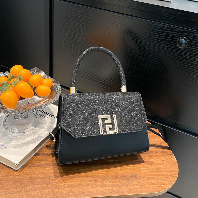 Korean Version of Textured Single Shoulder Oblique Span Bag Women's Fashion Bag Women's 2025 New Niche Design Commuter Handbag