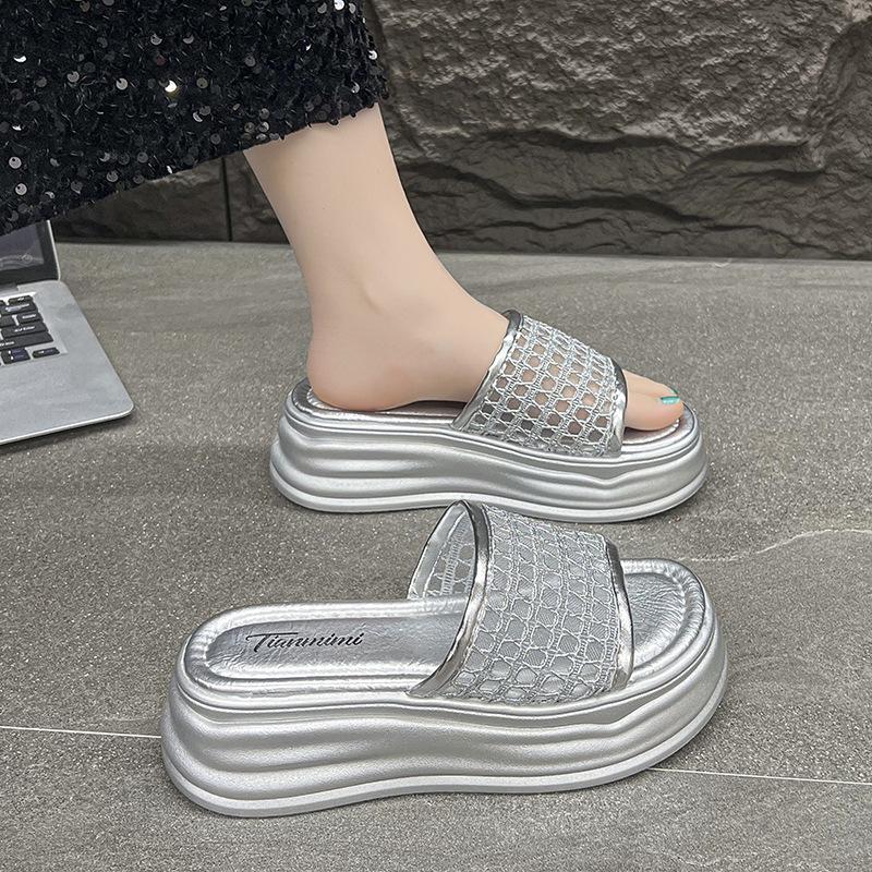 Baotou half slippers women's summer wear 2025 new fishing net surface thick bottom muffin height increase with skirt super fire cool slippers