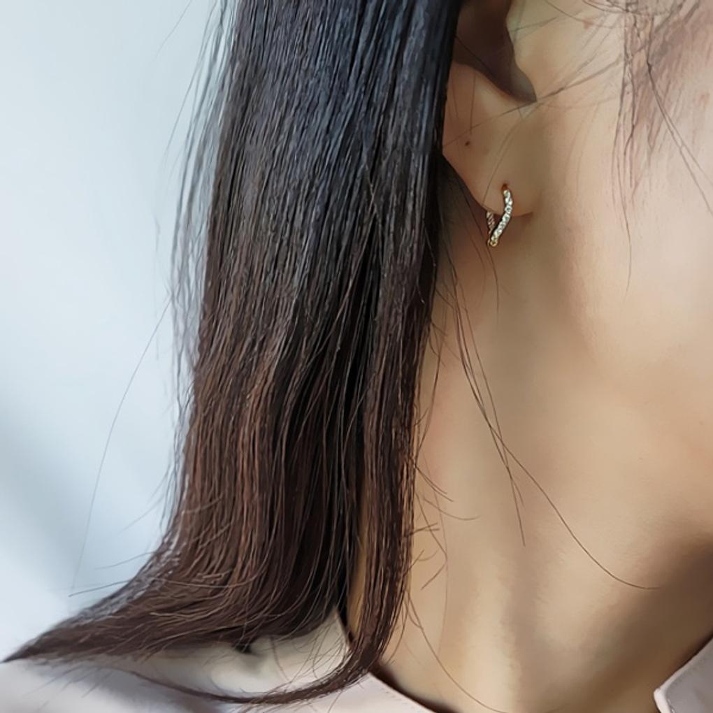 

Women s 92.5 Silver Nude Wave Earrings Silver