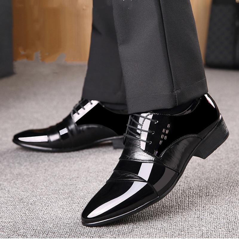 Really soft suit men's leather shoes men's flat groom bright dress young pointed boys casual wedding shoes spring and autumn