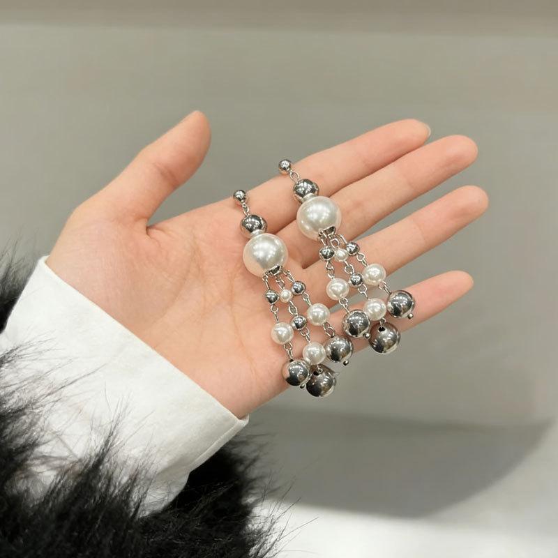 Cold wind personality design silver beaded fringed earrings women's niche temperament European and American fashion earrings earrings