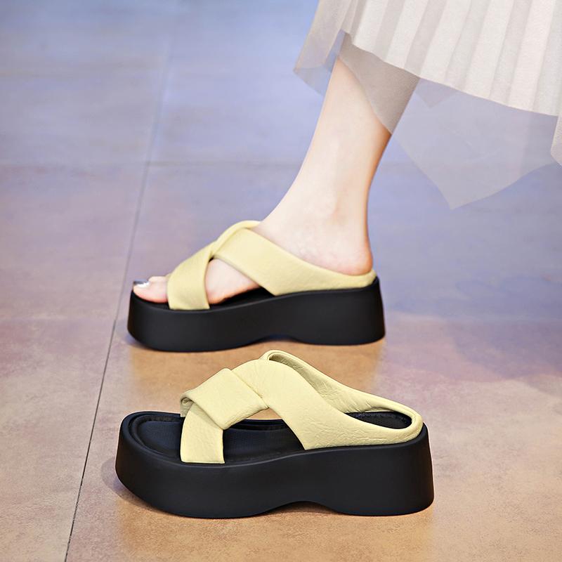 

CRLAYDK Womens Slides Ladies Thick Sandals Slip On Walking Comfort Platform Slippers Open Toe Strap Outdoor Beach Shoes 35