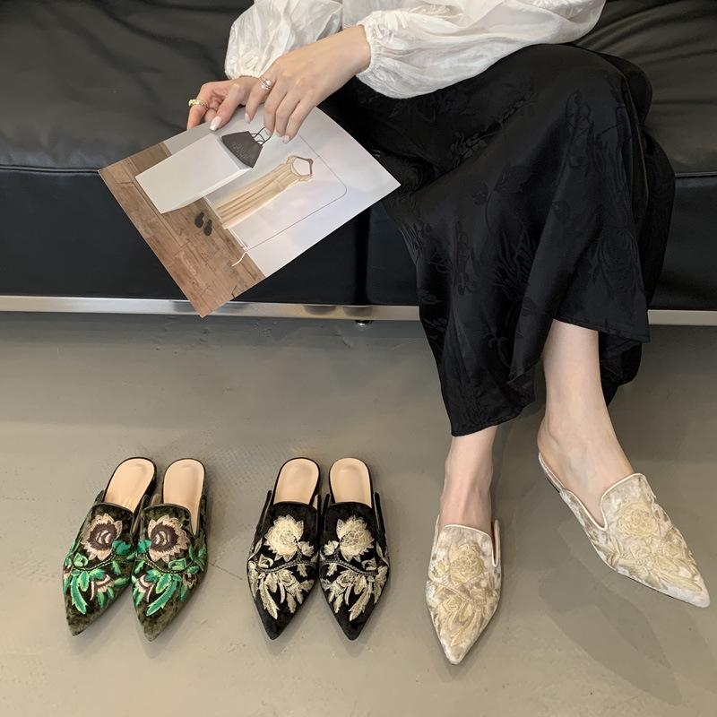 New Retro Embroidered Flat-bottomed Half-slippers Fashionable Pointed-toed Outer Wear One-word Cool Slippers Low-heeled Lazy Women's Shoes