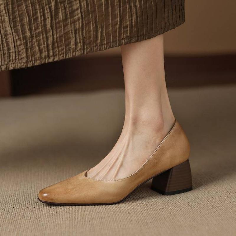 New women's thick heel large size women's shoes casual solid color leather square head single shoes one pedal four seasons wear cowhide single shoes