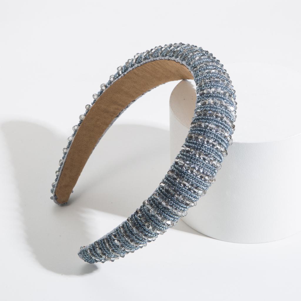 Hairband Handmade Braided Beaded Headband for Women, Made of Sponge Material, Simple and Elegant Face Mask Accessory for Hair.