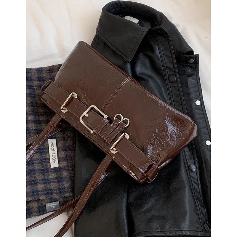 

A Niche and High-end Underarm Commuter Bag, A Retro Single-shoulder Bag, and A Simple and Versatile Handbag without pendant