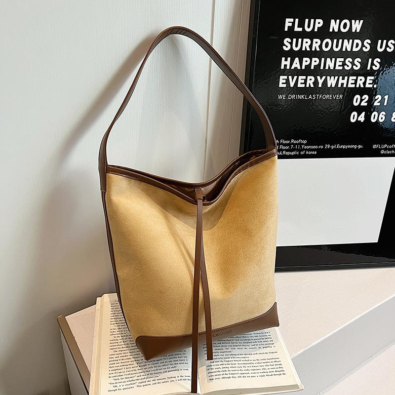 New popular versatile autumn and winter retro large-capacity bag women's shoulder bag fashion matte suede bucket bag