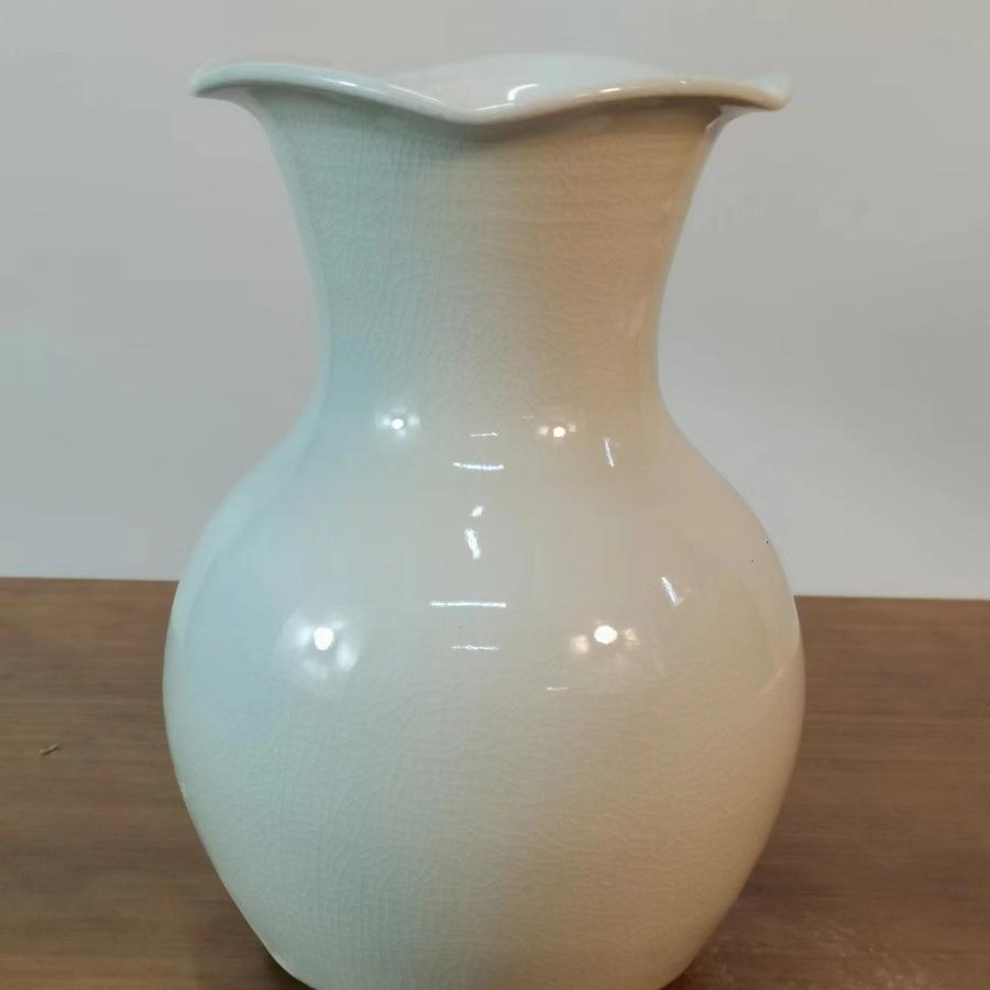 Jingdezhen Ice Crackle Fortune Bag Vase with Ayuan Silk Daisy Flowers