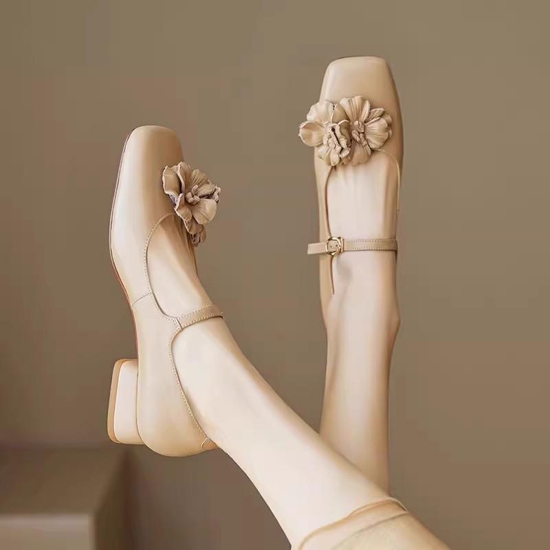 Flower Decoration Shoes for Ladies Square Toes Chunky High Heels Front Strap Female Pumps Buckle Tacones Chassure Femme Solid
