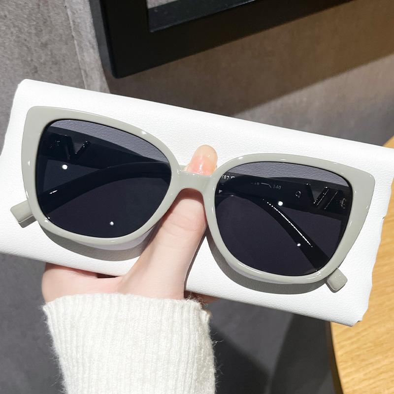 New Luxury Cat Eye Fashion Sunglasses For Women Glamour Designer Ladies Brand Sun Glasses Stylish Trend Eyewear Uv400