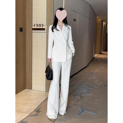 Elegant Women's White Slim Fit Suit Jacket with High-Waisted Wide-Leg Pants for Business and Meetings