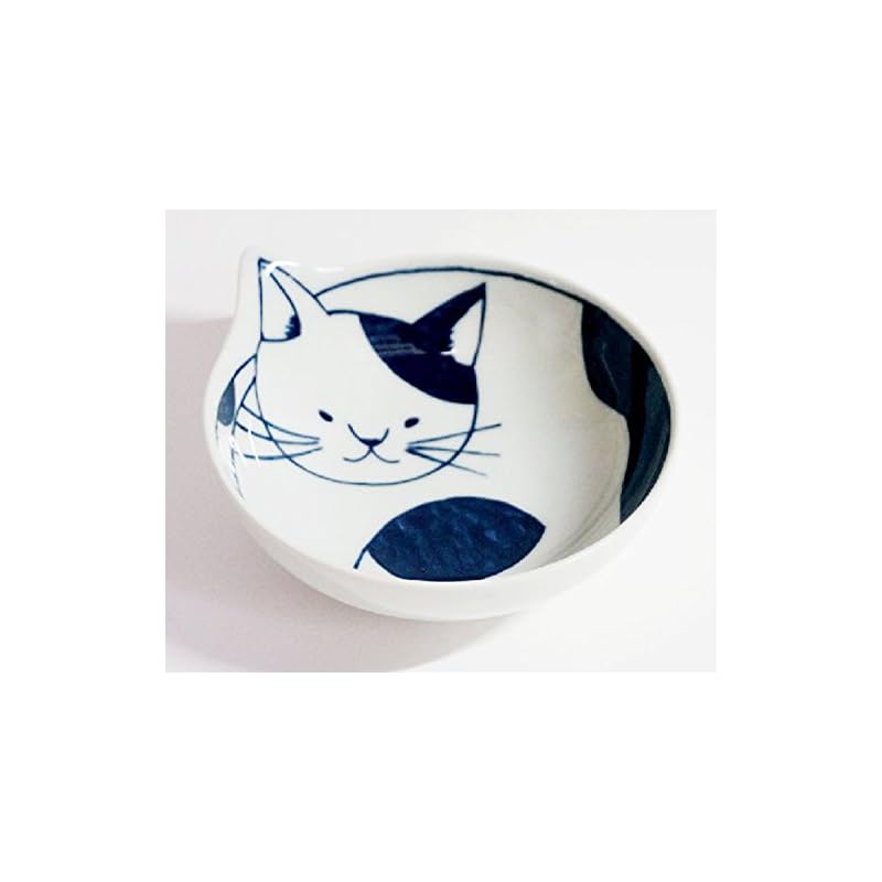 Hasami ware coneco cat-patterned bowl and plate set of 4. A great gift for cat lovers. Microwave and dishwasher safe. Made in Japan. Product code: