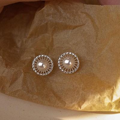 Luxurious French S925 Sterling Silver Shell Pearl Stud Earrings for Women
