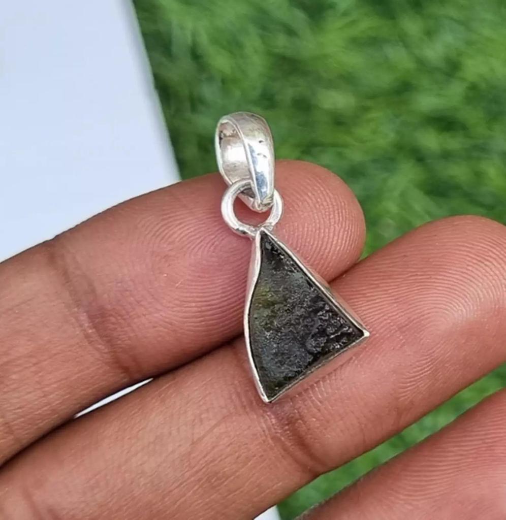 Pendentif fait main en argent sterling massif 925 avec pierre précieuse moldavite, bague pour femme, cadeau pour elle.