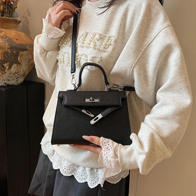 Handbag Women's New Versatile Commuter Shoulder Messenger Small Square Bag