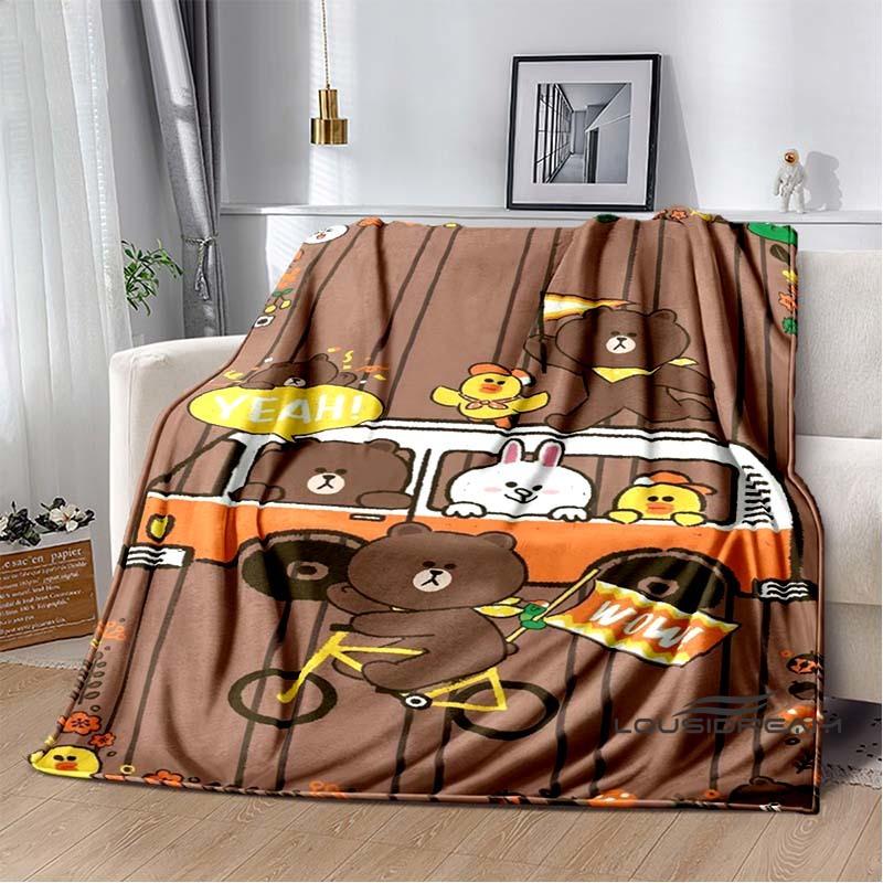 The BROWN & FRIENDS blanket is crafted from flannel material, offering a fluffy, soft, warm, and comfortable feel. Suitable
