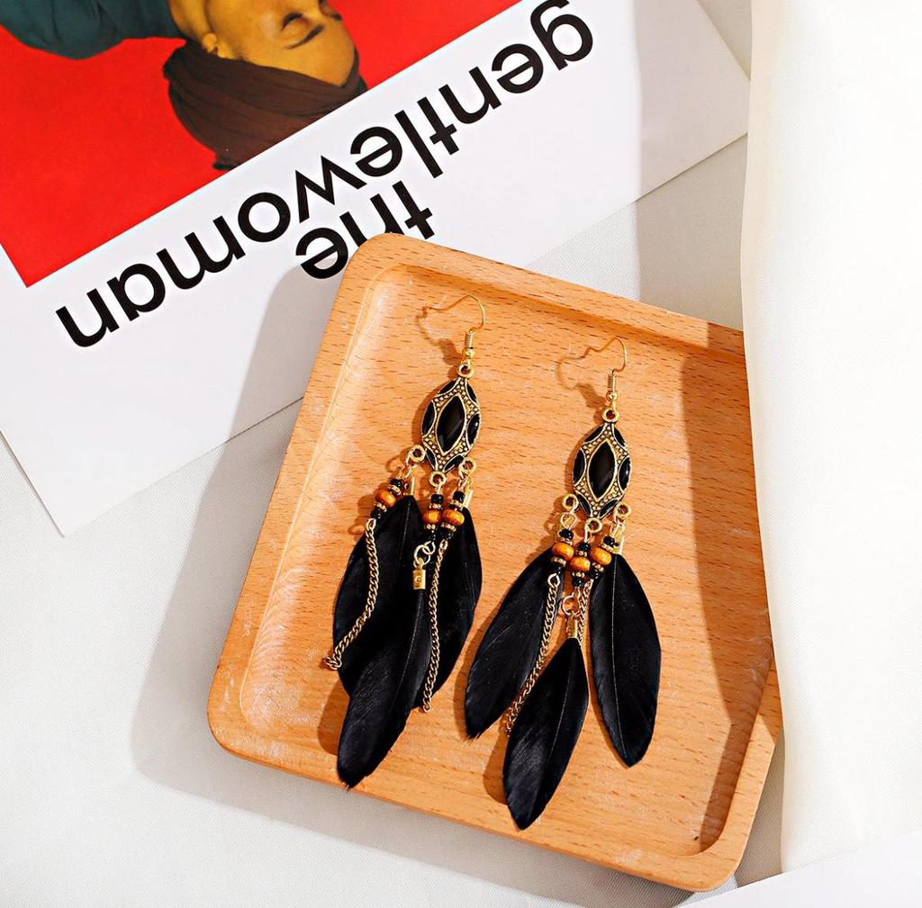 Kolczyki Boho z Piórami i Frędzlami - Eleganckie, Unikalne Wzornictwo dla Kobiet