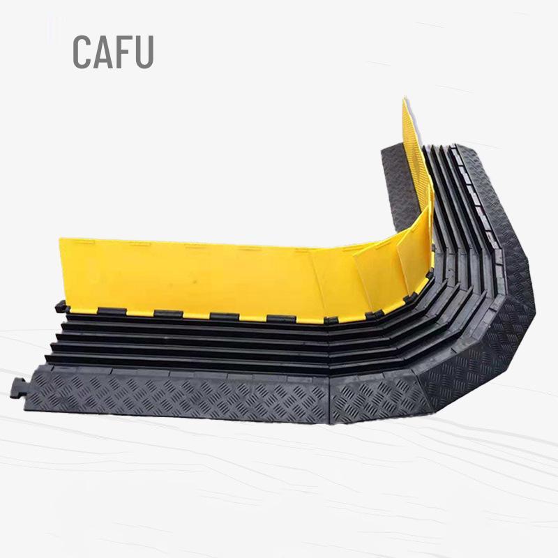 Five-Line Rubber PVC Speed Bump Cable Protector for Outdoor Use