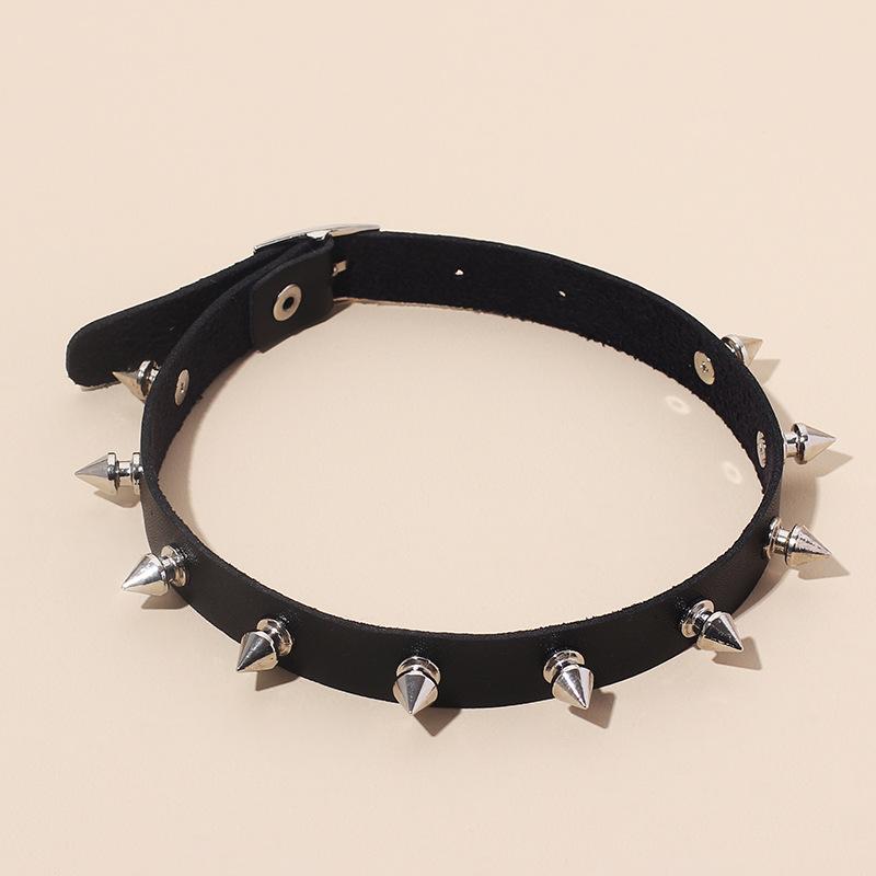 Dark Punk Rivet Choker, Ins Exaggerated Unique Rivet Neck Collar Necklace
