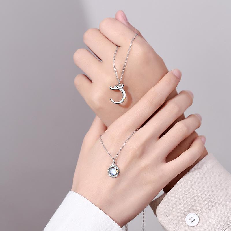 Originale Drachen- und Phönix-Magie-Mond-Paarkette mit windigem, coolem Opal-Anhänger und neuer chinesischer Schlüsselbeinkette