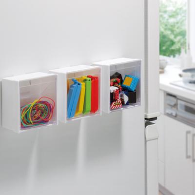 Magnetisk förvaringslåda med stor kapacitet med genomskinligt lock Dammtät Lätt att installera Magnetisk förvaringsorgan för kylskåp