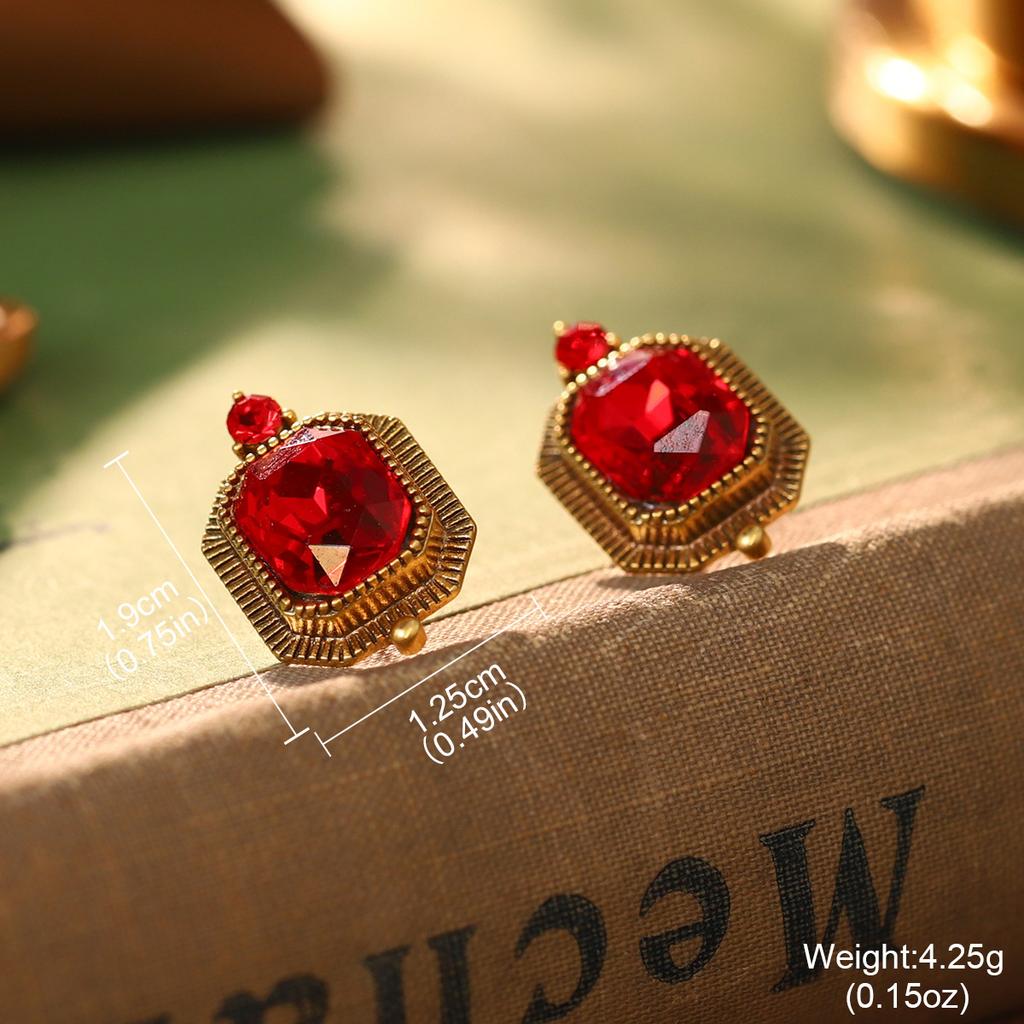 French red flower Hong Kong style earrings, silver needle high-end retro temperament earrings, pearl personalized color retention, niche earrings
