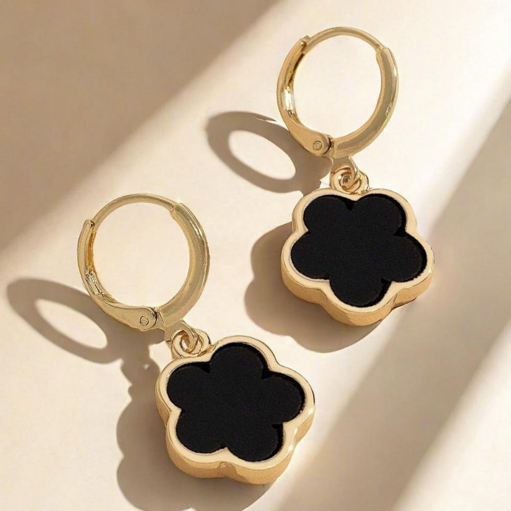 1PAIR European and American New Lucky Grass Earrings, Sweet, Exquisite, Fashionable and Simple Five-leaf Flower Earrings for Women