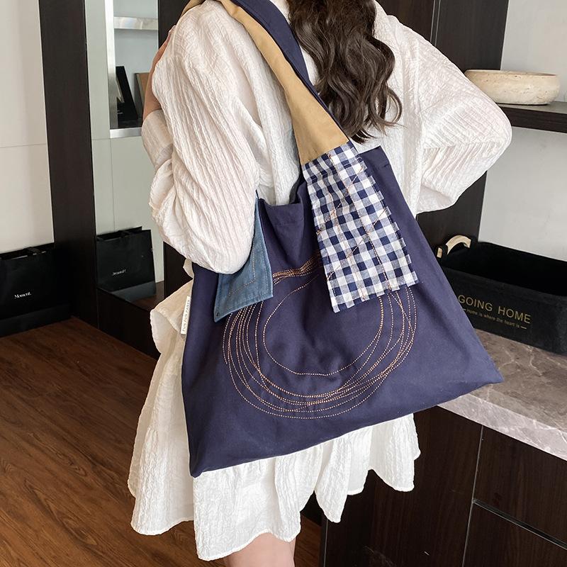 Spring New Tote Bag Female Student Retro Niche Shoulder Bag Japanese Large-capacity Shopping Bag Fashionable Tote Bag