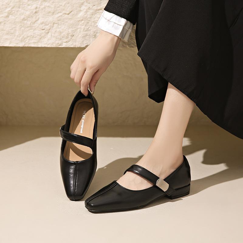 Square head shallow mouth single shoes women's new spring and autumn leather one-word with small leather shoes thick heel medium heel women's shoes