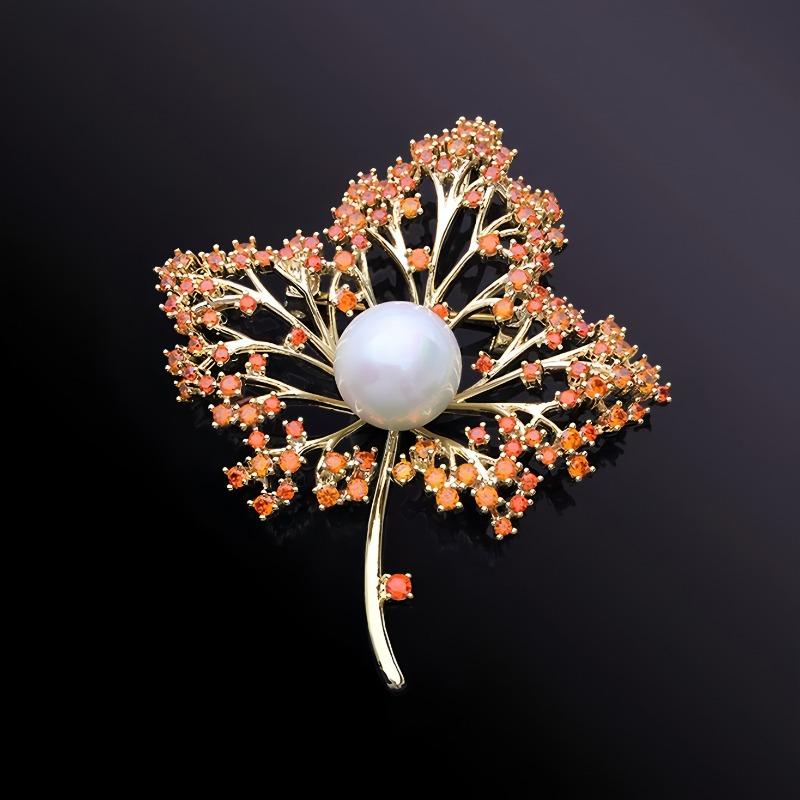 Red Maple Brooch, High-end Women's Red Maple Leaf Crystal Brooch, Light Luxury Design Sense