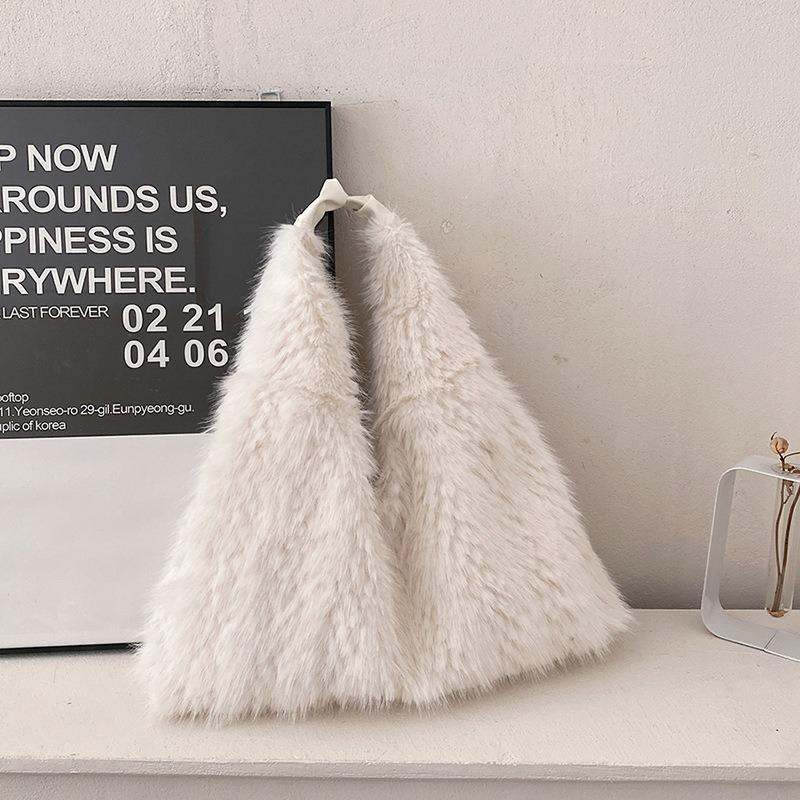 Autumn and Winter New Fashion Macaroon Women's Shoulder Bags Fluffy Long Plush High Capacity Armpit Bags Foreign Style Female Portable Large Tote Bags