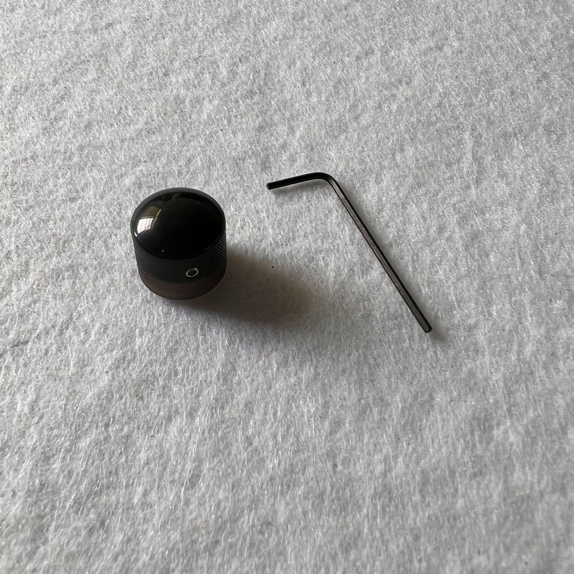 Electric Guitar Bass Volume Knob Set with Switch Cap Plastic Knob with Hole