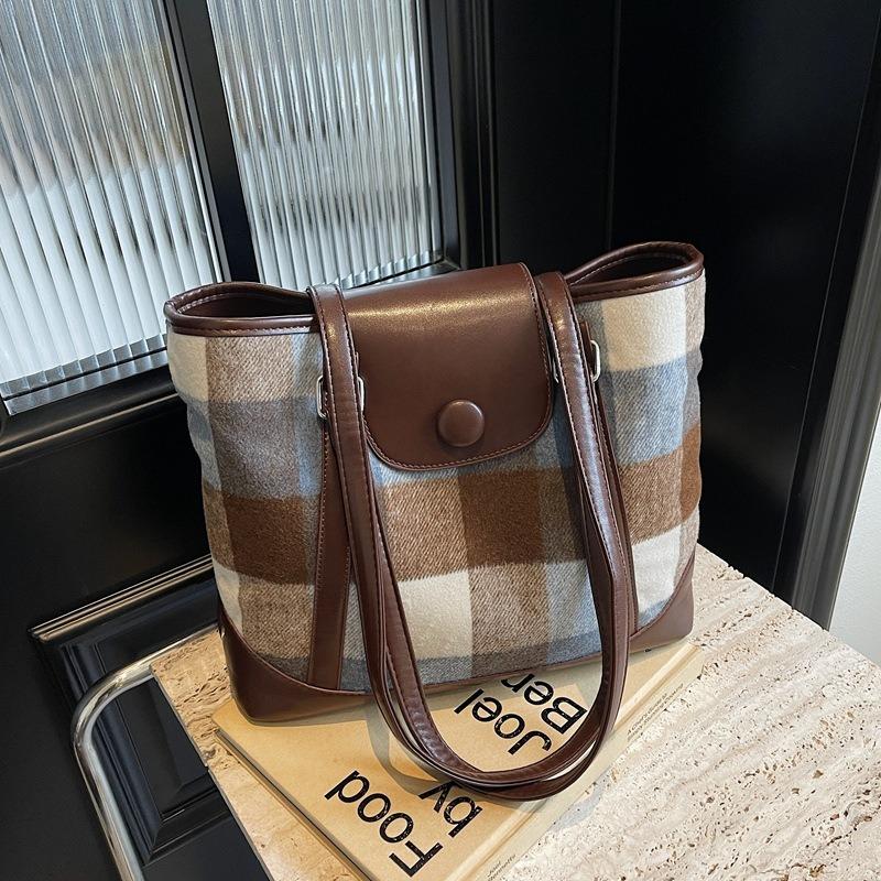 Contrasting color plaid casual tote bag women's new high-end sense large-capacity shoulder bag backpack