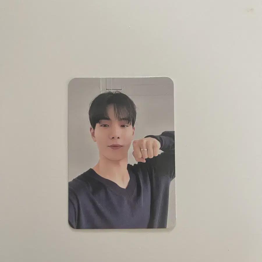 

Monsta X Monolog Popup Store Ring Shownu Photocard