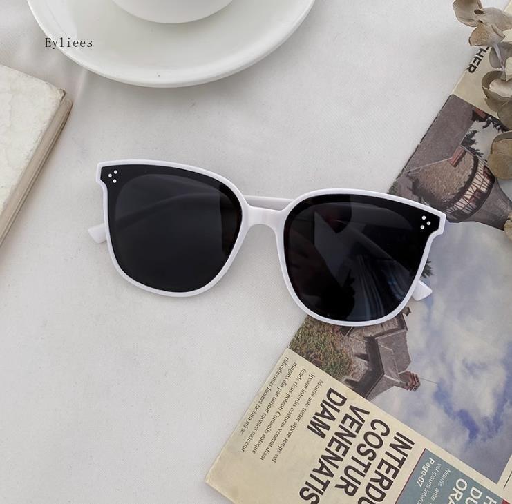 New Fashion Square Women's Sunglasses Retro Rice Nail Metal Sun Glasses Outdoor Sun Shading Sports Glasses For Men And Women