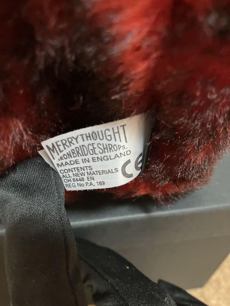 [USED] DAKS Teddy Bear Red