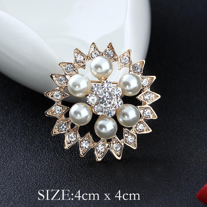 Spilla Corona di Perle e Strass di Cristallo Coreano - Spilla Versatile per Sciarpe da Donna con Spedizione Gratuita