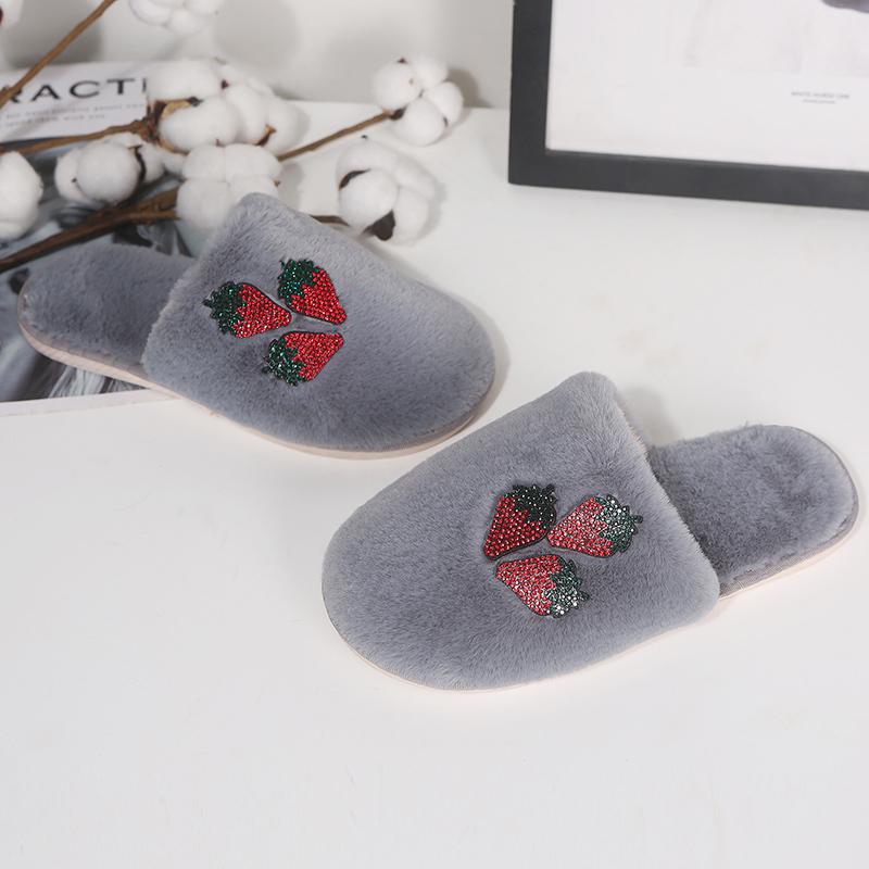 Fashion Crystal Strawberry Cotton Slippers Women 2025 Winter Soft Plush Warm House Slippers Woman Anti Slip Flat Heel Plush Slides Lady