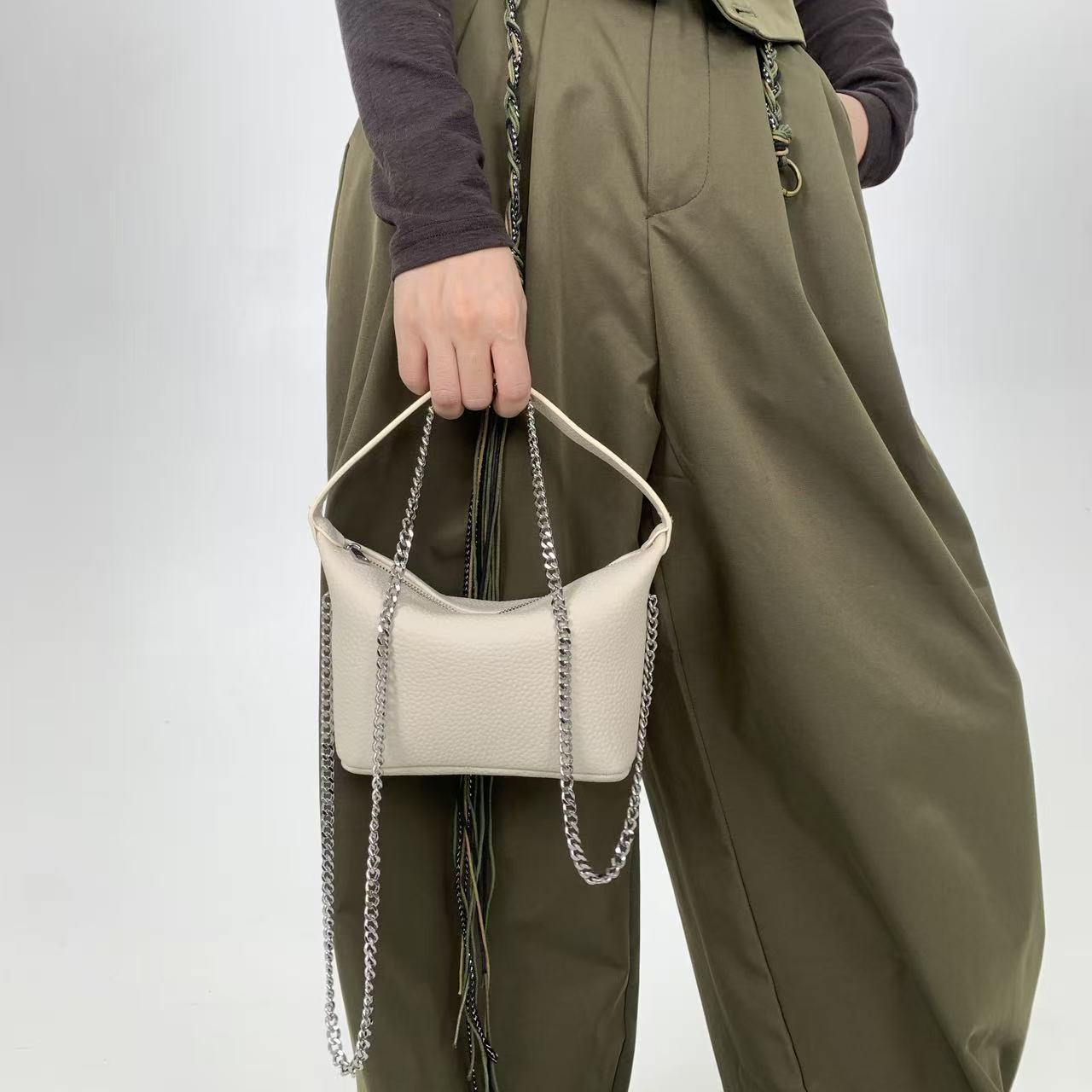 Ladies Fashionable Minimalist Soft Leather Handbag, Personalized and Trendy Versatile Single Shoulder Crossbody Bag