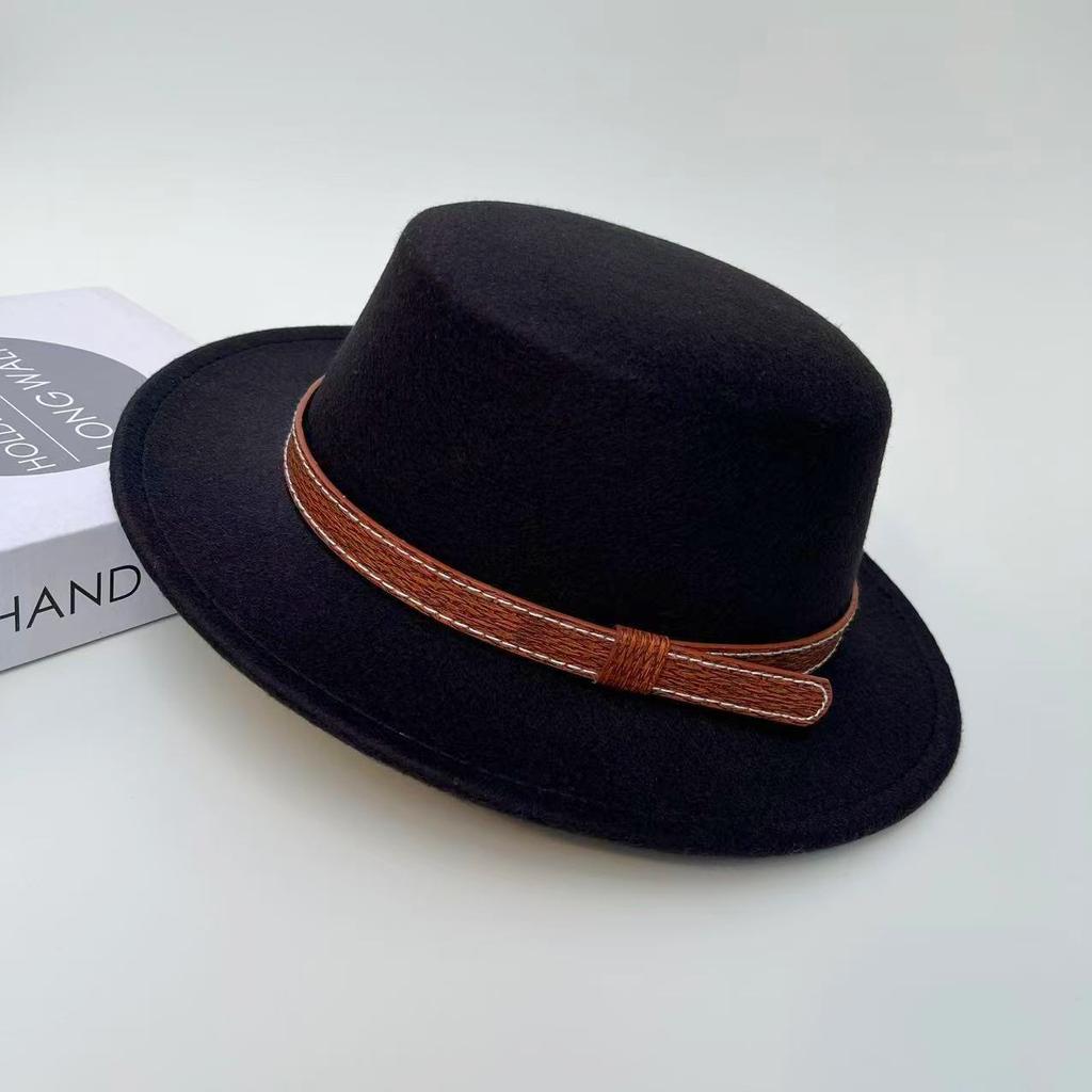 Autumn and Winter Flat Top Woolen Top Hat Female French Hepburn Style Fashionable Retro Face Small Belt Buckle Versatile British Top Hat