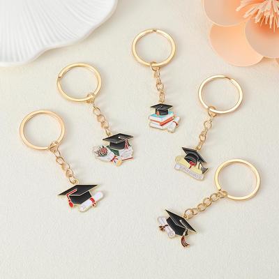 Bachelor Graduation Cap Keychain: Motivational Pendant for Further Study