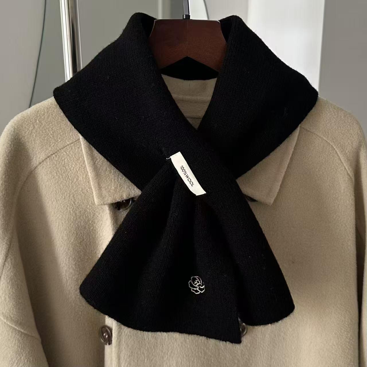 

Luxurious Women s Red Cashmere Wool Scarf - Cozy Autumn/Winter Neck Warmer & Perfect Gift for Mom or Elders чёрный