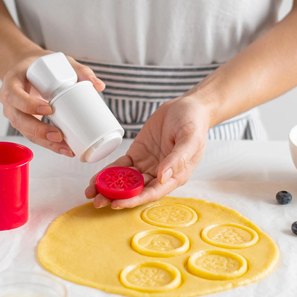 Cartoon Silicone Cookie Stamp Cutter Cookie Seal Mold With Wooden Handle Christmas Tree DIY Handmade Print Mold Biscuit Decor