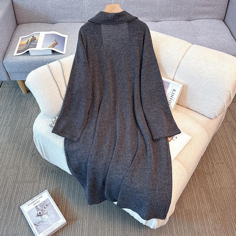 A New Large-sized Women's Autumn and Winter Long Knitted Trench Coat with A Sense of Design and Elegance