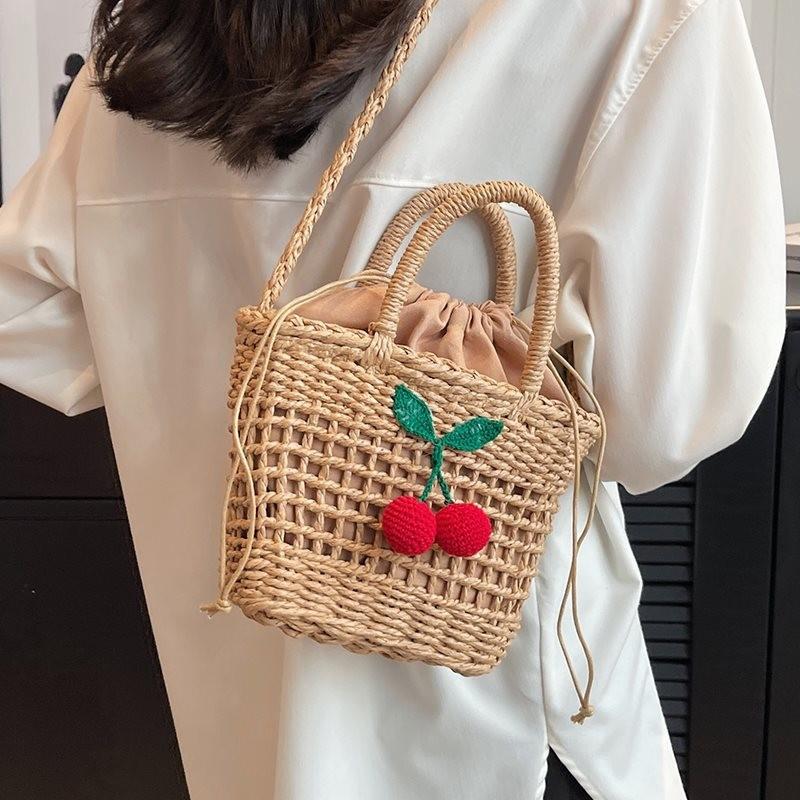 Trendy Summer Handwoven Purse For Women Fashionable Rattan Beach Handbag
