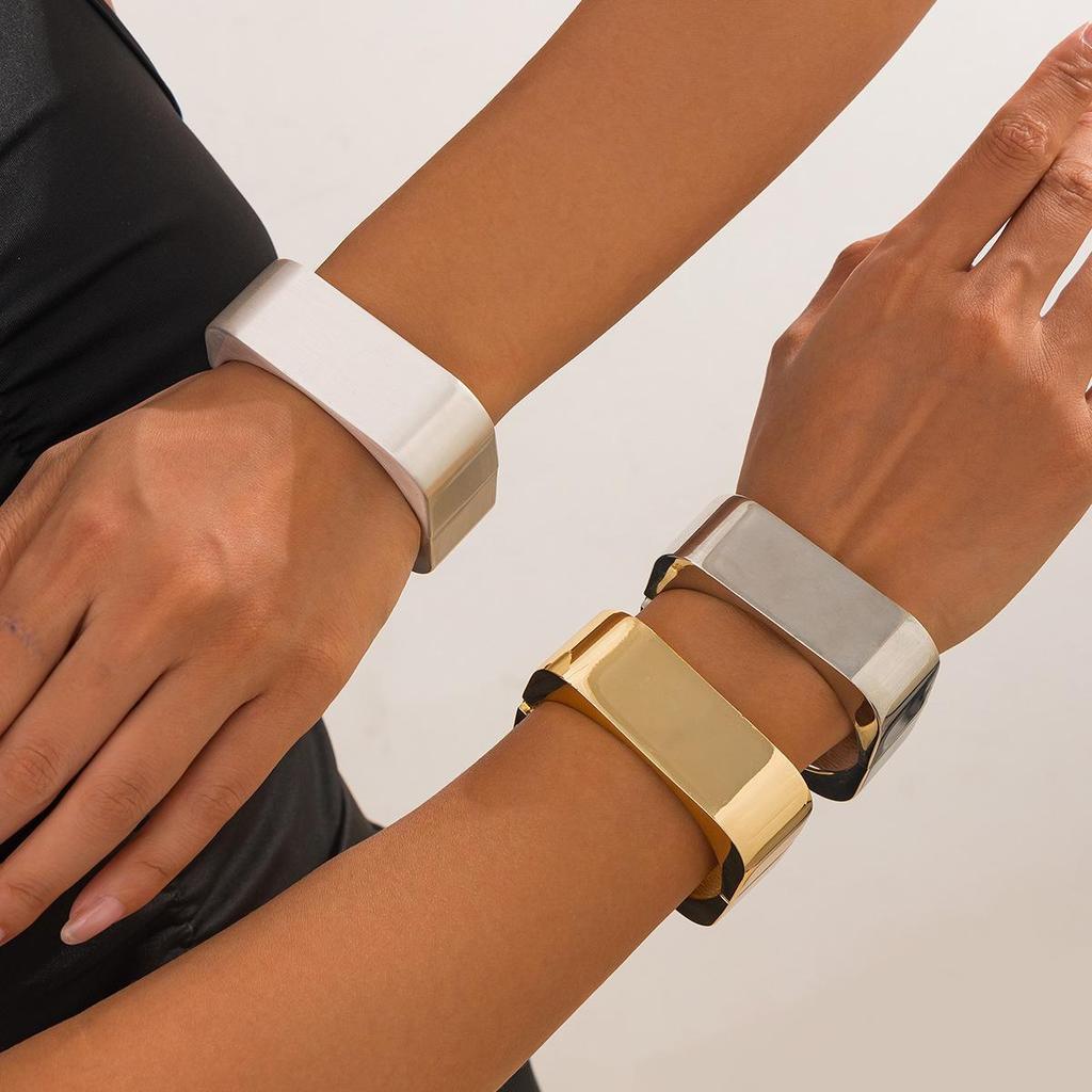 Set di bracciali geometrici in metallo europeo e americano